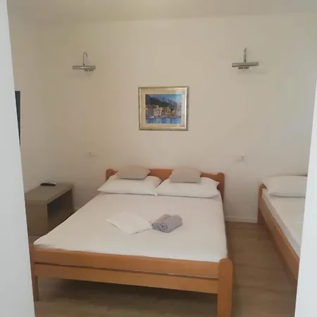 Apartment Maestral *